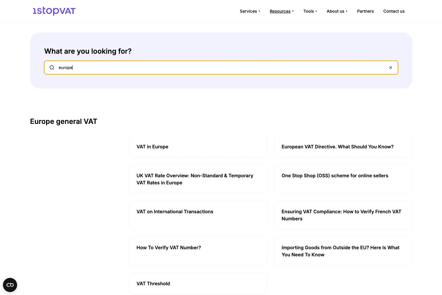 Švietėjiško turinio skiltis, apimanti Europos PVM temas, įskaitant OSS schemą, PVM tarifų apžvalgą ir PVM numerio patikros vadovus.