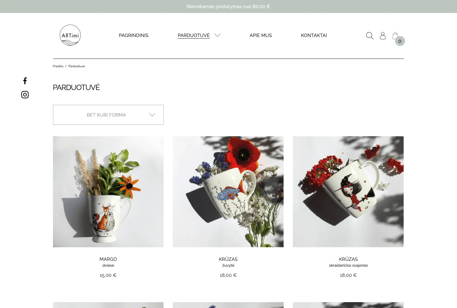 Ekrano kopija su ARTimi parduotuvės produktų kategorijų meniu ir įvairių rankų darbo porceliano gaminų, įskaitant krūzus ir puodelius