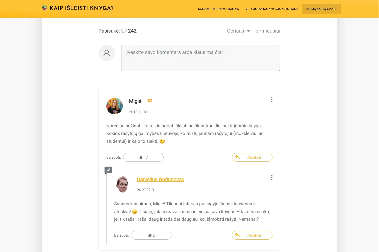 Komentarų skiltis, kur skaitytojai užduoda klausimus ir autoriai atsako.